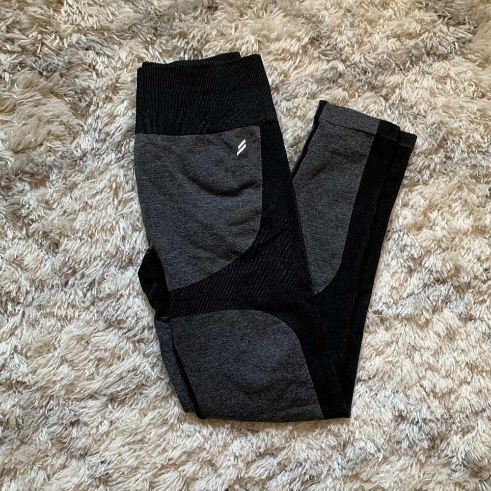 Doyoueven impact seamless leggings. Worn 4 times